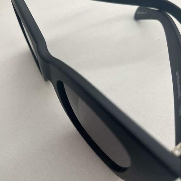 NWT Quay AFTER HOURS Sunglasses Matte Black/Smoke Polarized 125 - Picture 6 of 8